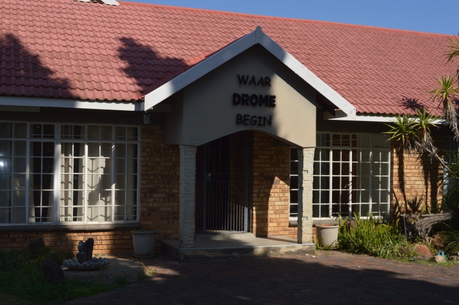 5 Bedroom Property for Sale in Flamwood North West